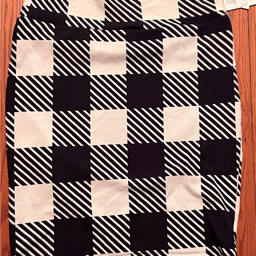 LulaRoe Cassie skirt
